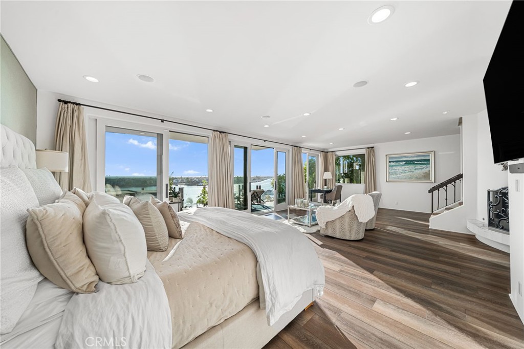 Corona del Mar South of PCH (CDMS) - Residential Lease