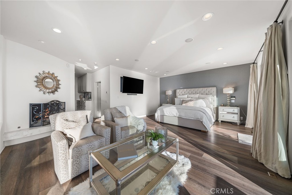 2301 Pacific Drive