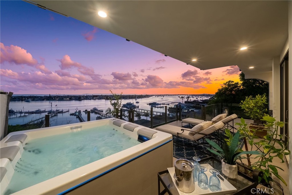Corona del Mar South of PCH (CDMS) - Residential Lease