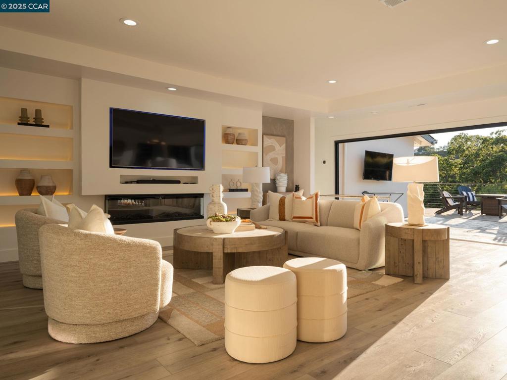 WEST SIDE ALAMO - Residential