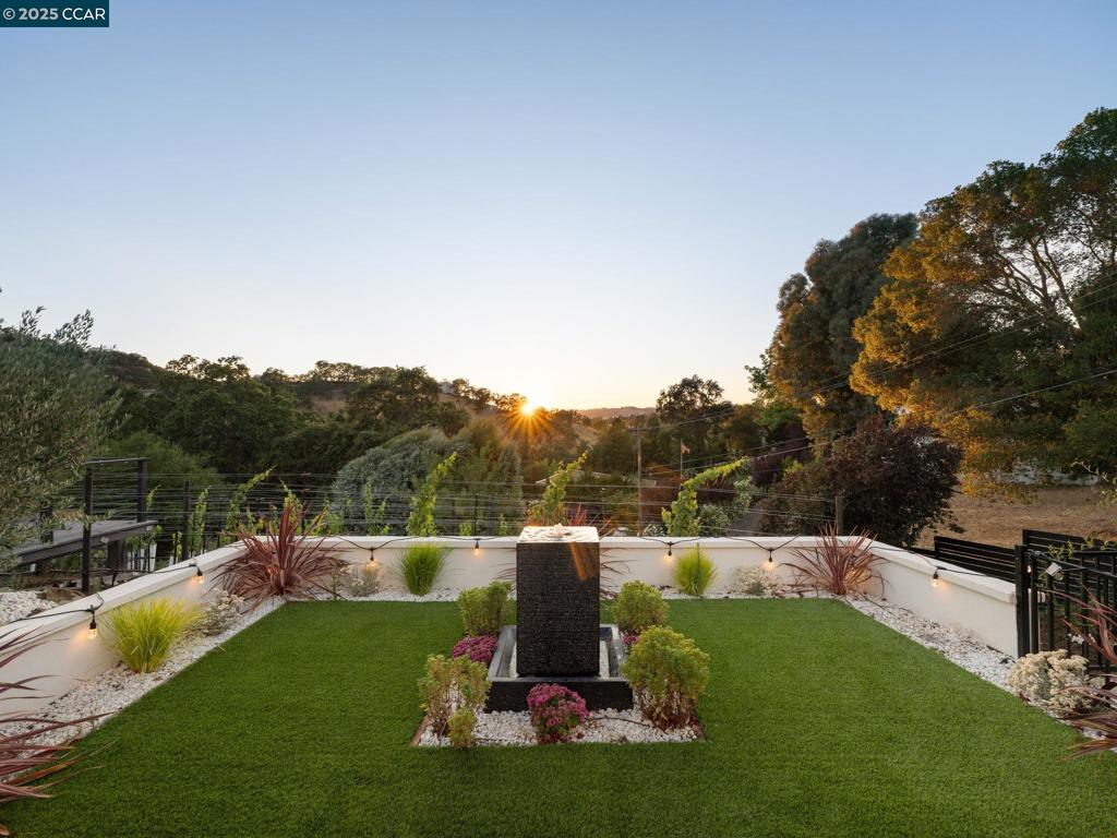 WEST SIDE ALAMO - Residential