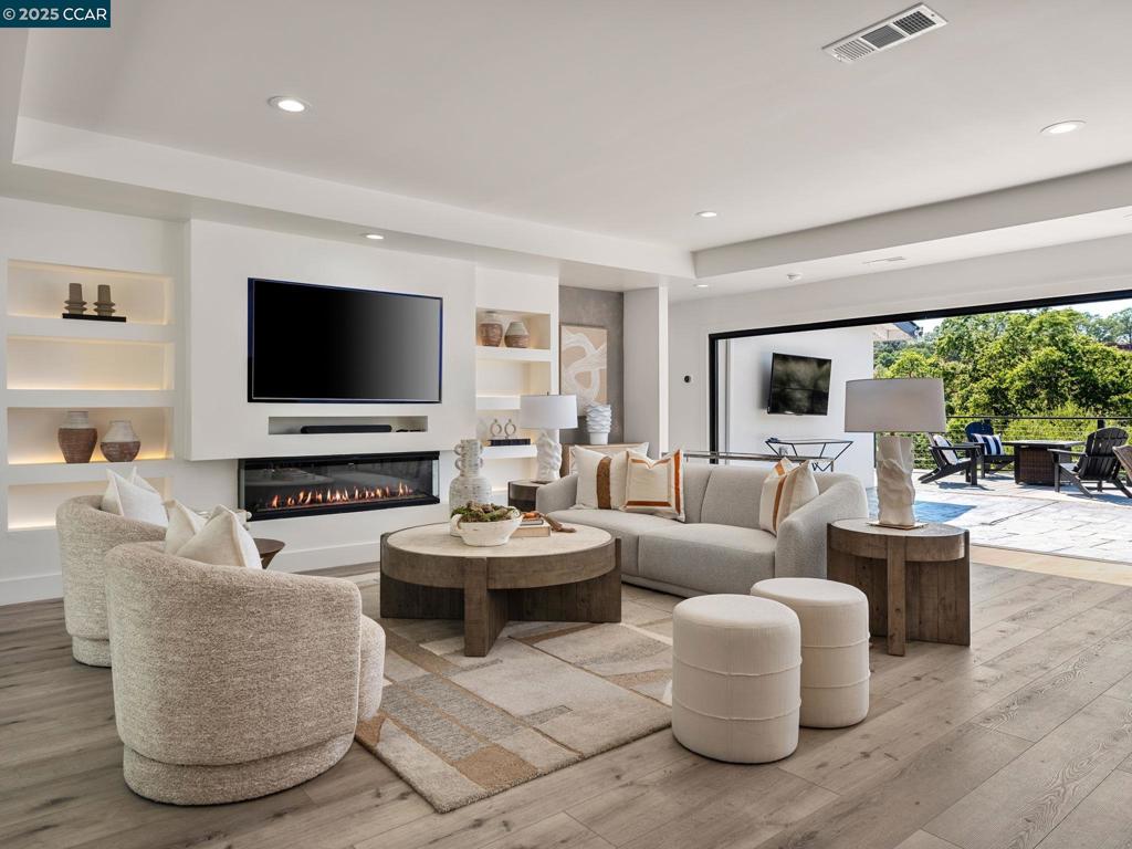 WEST SIDE ALAMO - Residential