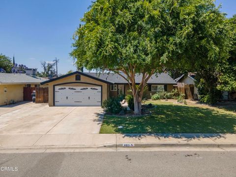 Photo of 3801 April Street, Bakersfield, CA 93309 (MLS # V1-36324)