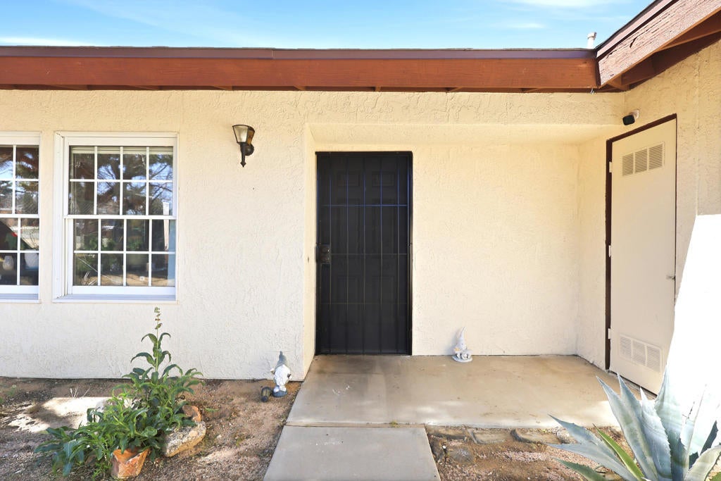 7526 Apache Trail