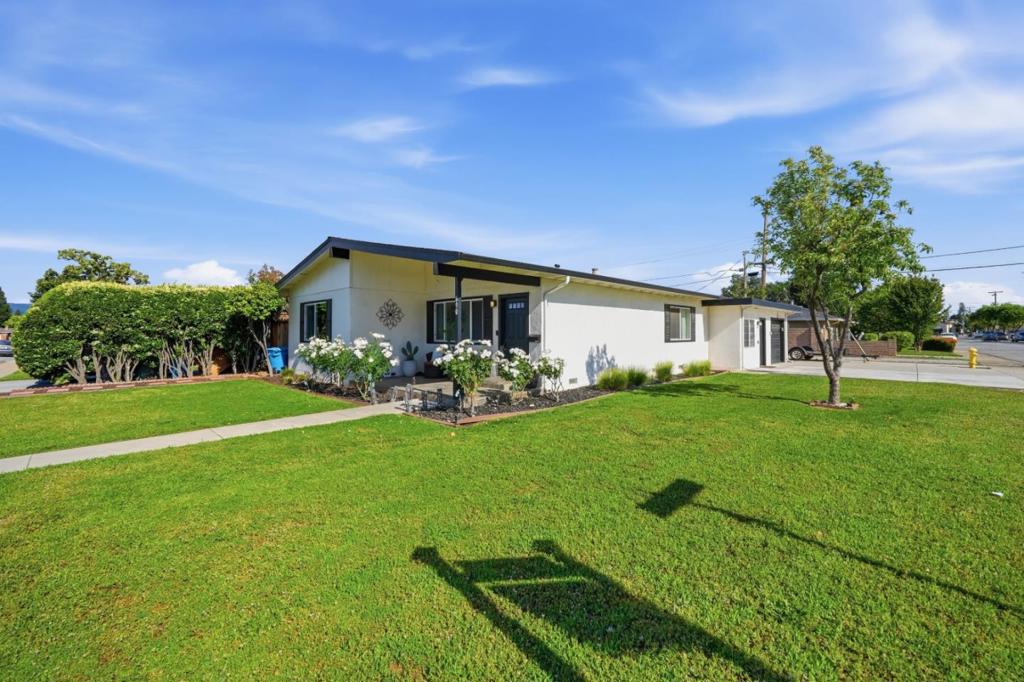 690 El Cerrito Way