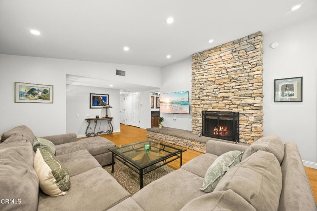 Photo of 5524 Ocean View Boulevard, La Canada Flintridge, CA 91011 (MLS # P1-25404)