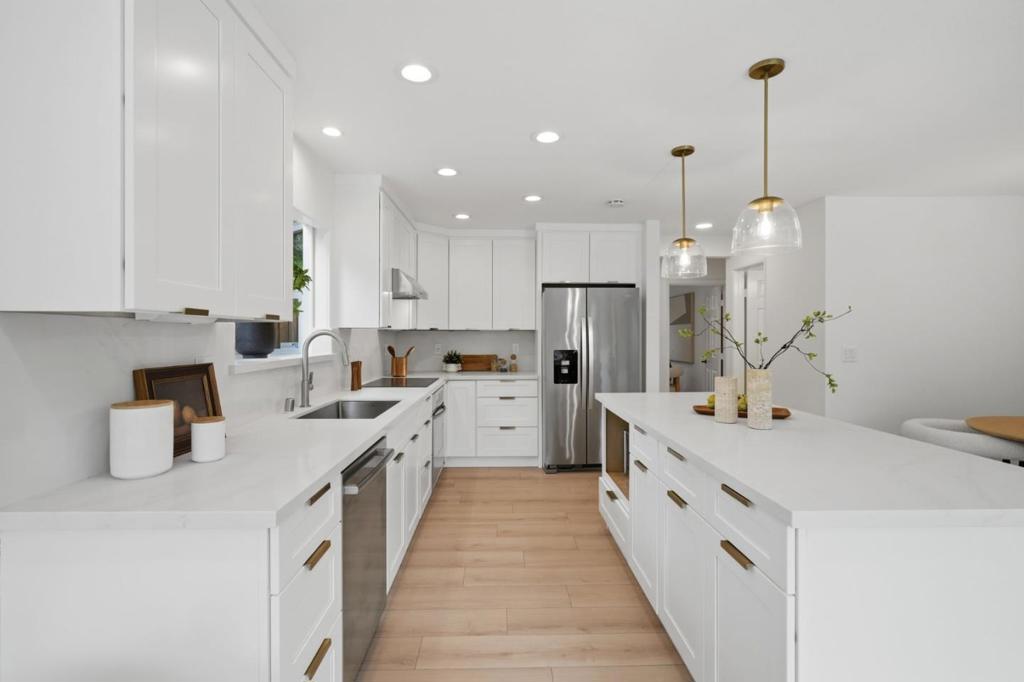 918 Mangrove Avenue