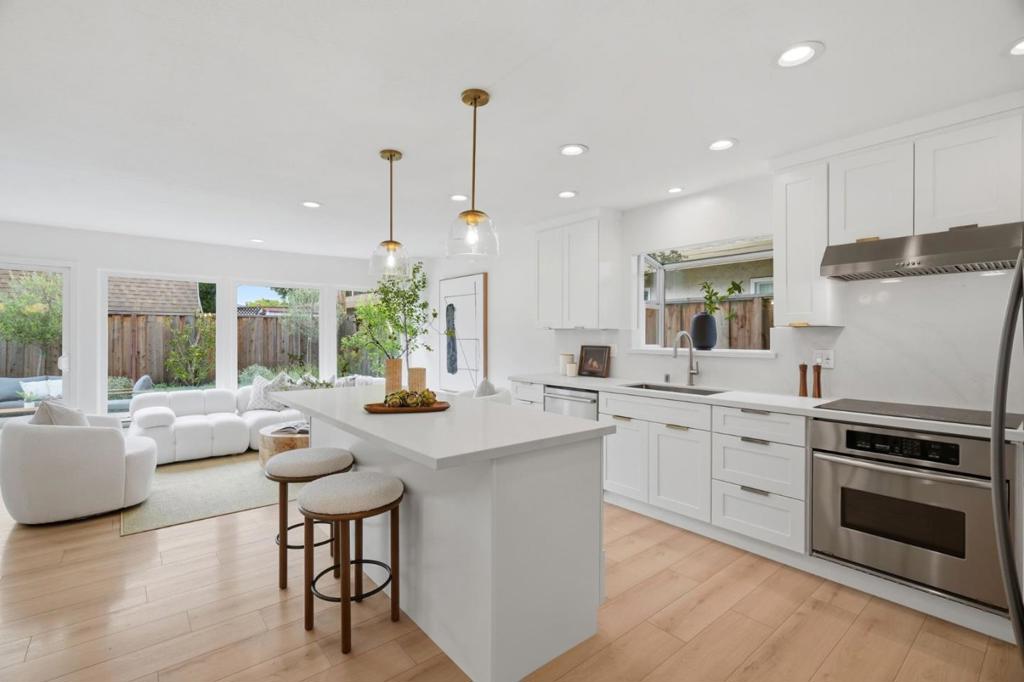 918 Mangrove Avenue