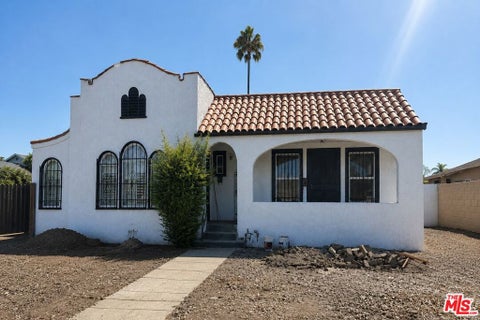 Photo of 4008 Arlington Avenue, Los Angeles, CA 90008 (MLS # 26875927)