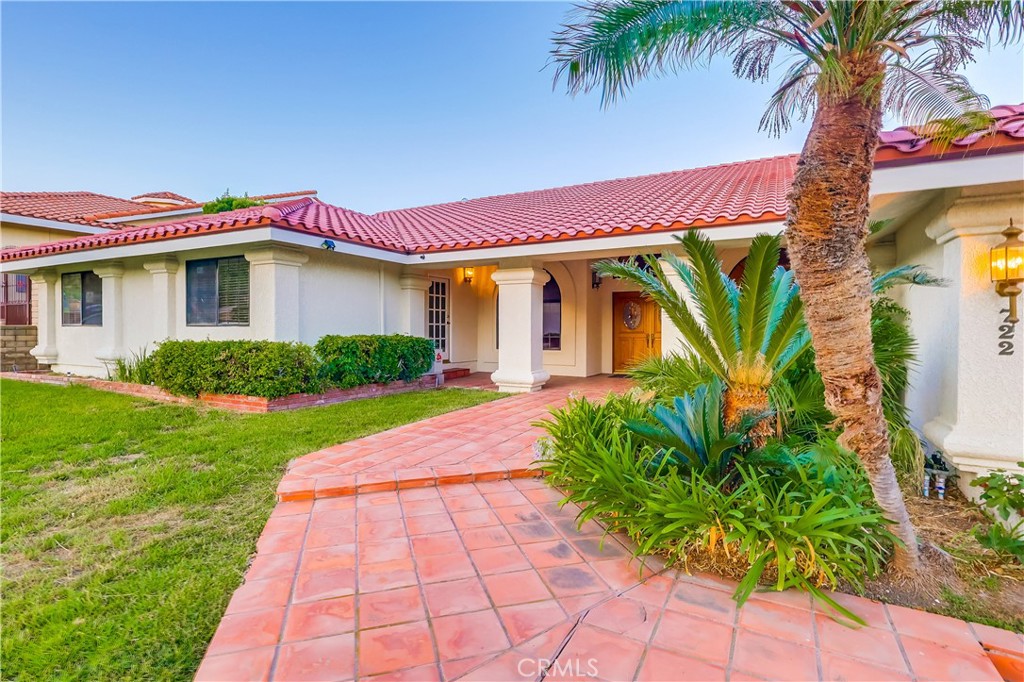 722 Casa Loma Lane
