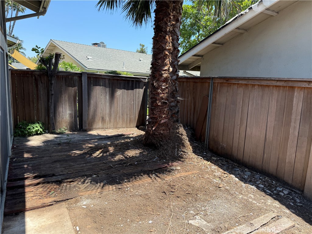 1404 N Tustin Avenue H1