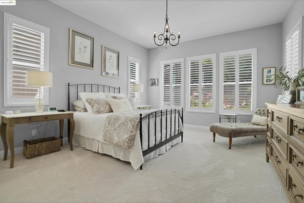 TRILOGY VINEYARDS - Residential