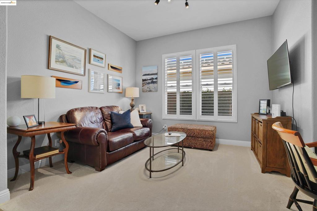 TRILOGY VINEYARDS - Residential