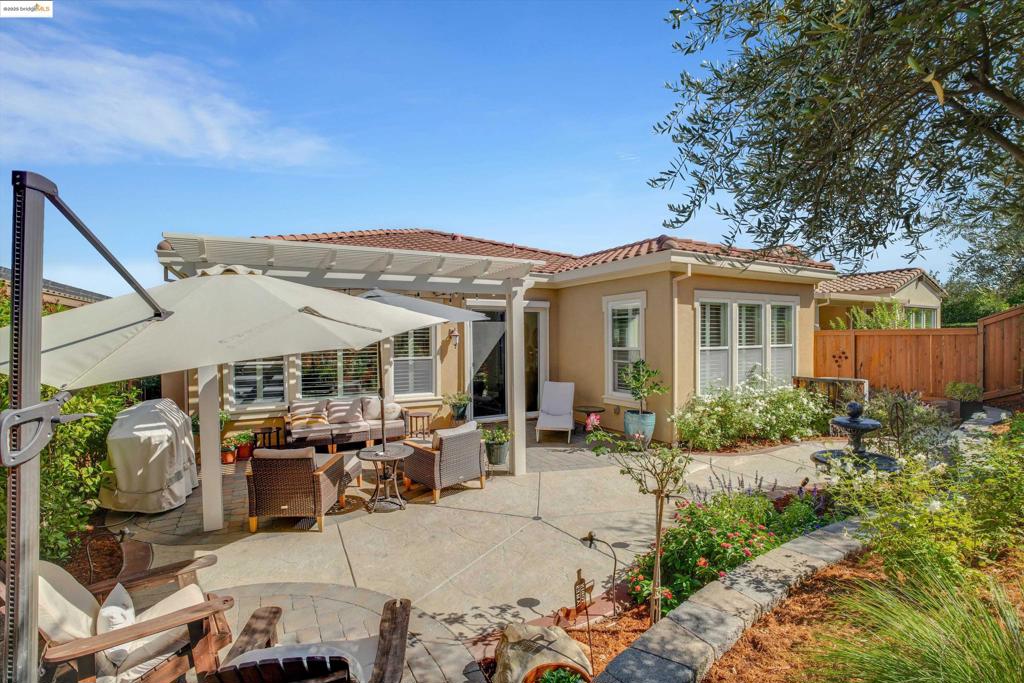 TRILOGY VINEYARDS - Residential