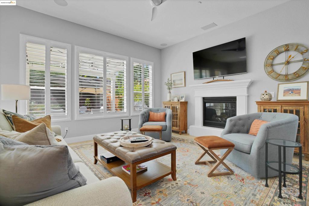 TRILOGY VINEYARDS - Residential