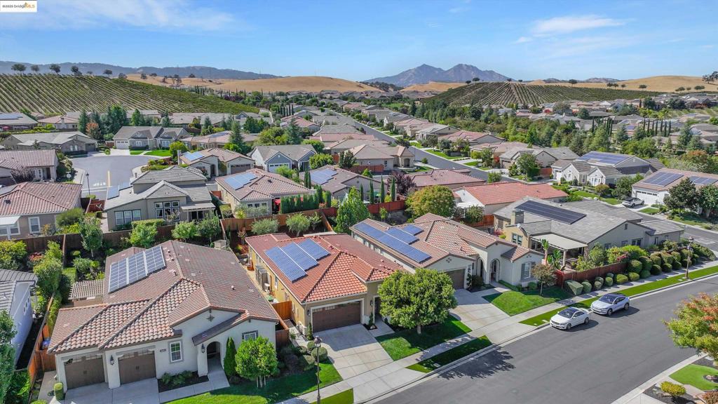 TRILOGY VINEYARDS - Residential