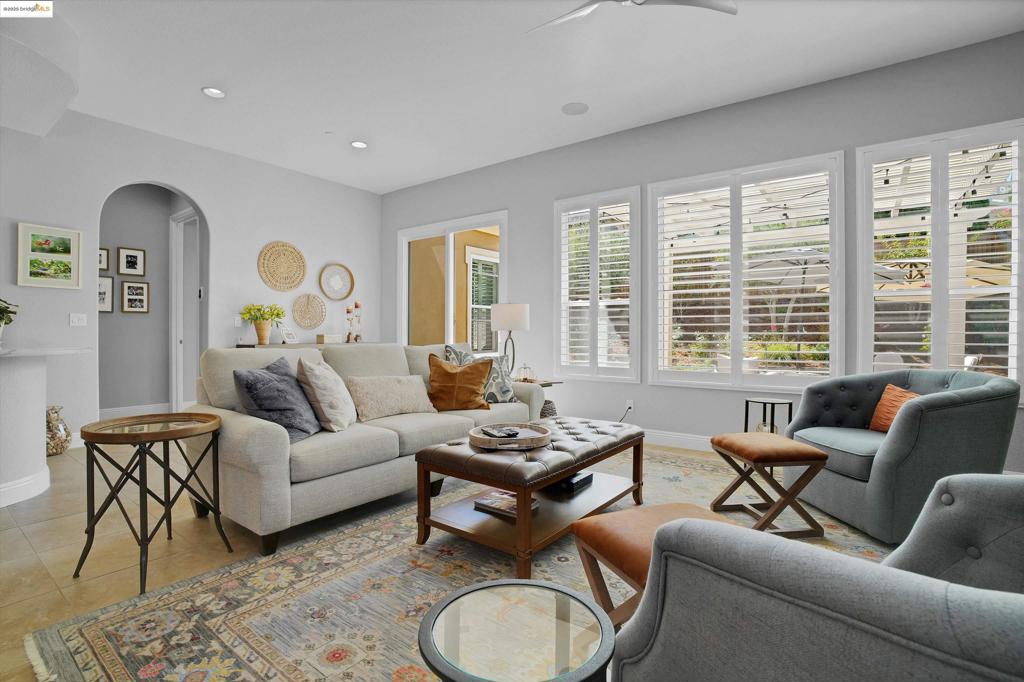 TRILOGY VINEYARDS - Residential