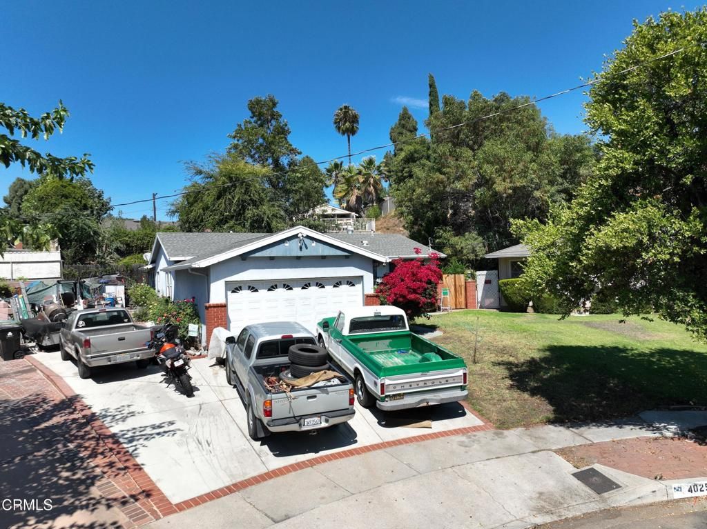Photo of 4025 Vista Court, La Crescenta, CA 91214 (MLS # P1-24154)
