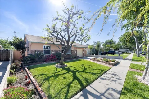 2404 W Ash Avenue, Fullerton, CA 92833 - MLS#: PW26041175