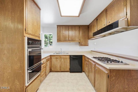 Tiny photo for 922 Olympia Avenue, Ventura, CA 93004 (MLS # V1-39004)
