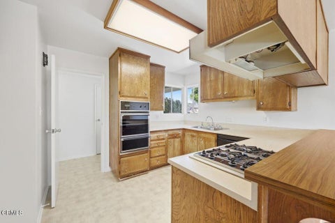 Tiny photo for 922 Olympia Avenue, Ventura, CA 93004 (MLS # V1-39004)