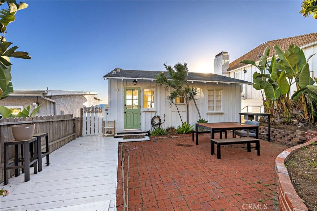Photo of 2746 S Coast Hwy, Laguna Beach, CA 92651 (MLS # LG26051236)