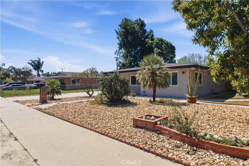 1606 S Laurel