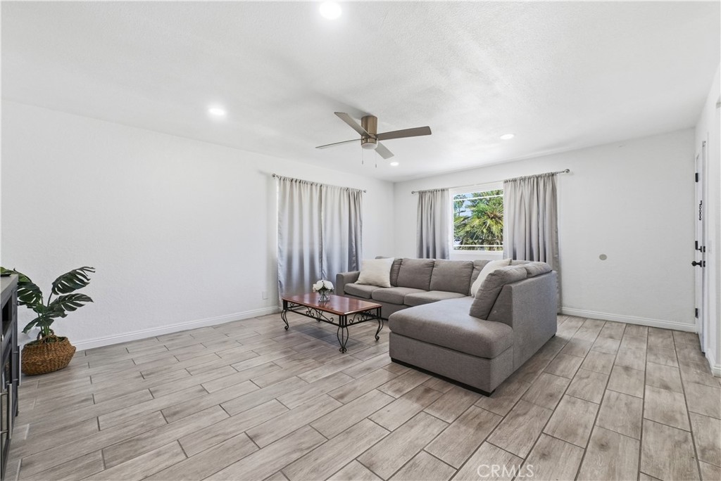 1606 S Laurel