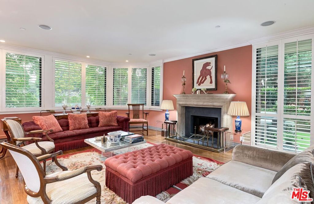 Properties 1 300 N Swall Drive 107