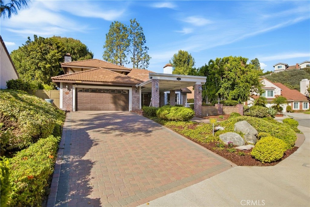 5925 E Settler Court