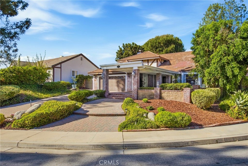 5925 E Settler Court