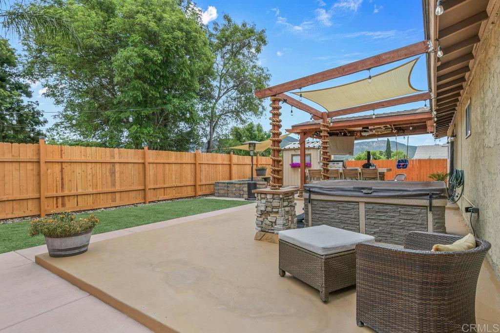 8409 Carlton Oaks Dr