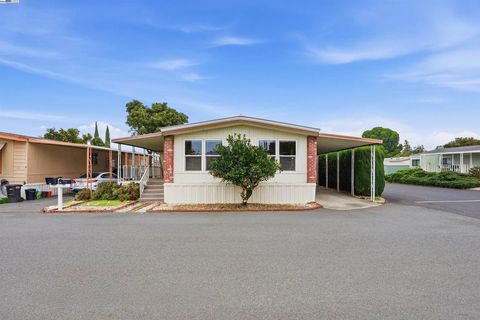 Photo of 61 61 Pali Way Way, Pittsburg, CA 94565 (MLS # 41118521)