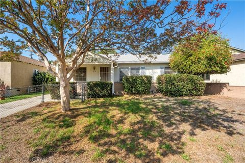 Photo of 419 Stanford Rd, Burbank, CA 91504 (MLS # SR25266341)