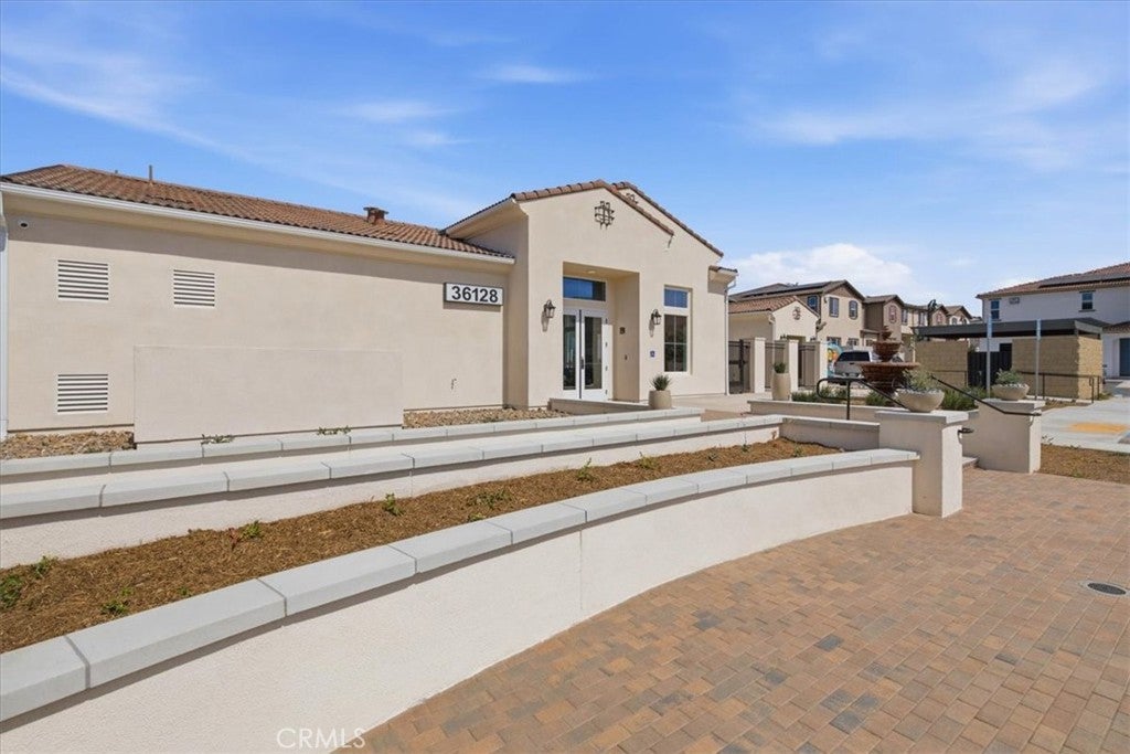 36142 Domingo Avenue 2101
