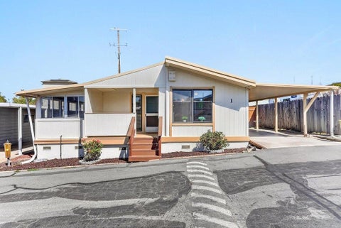 Photo of 1 Crespi Way #1, Watsonville, CA 95076 (MLS # ML82059331)