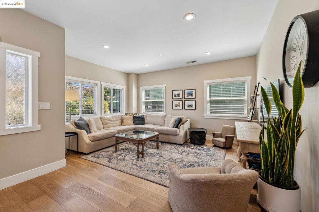 MAXWELL  PARK - Residential