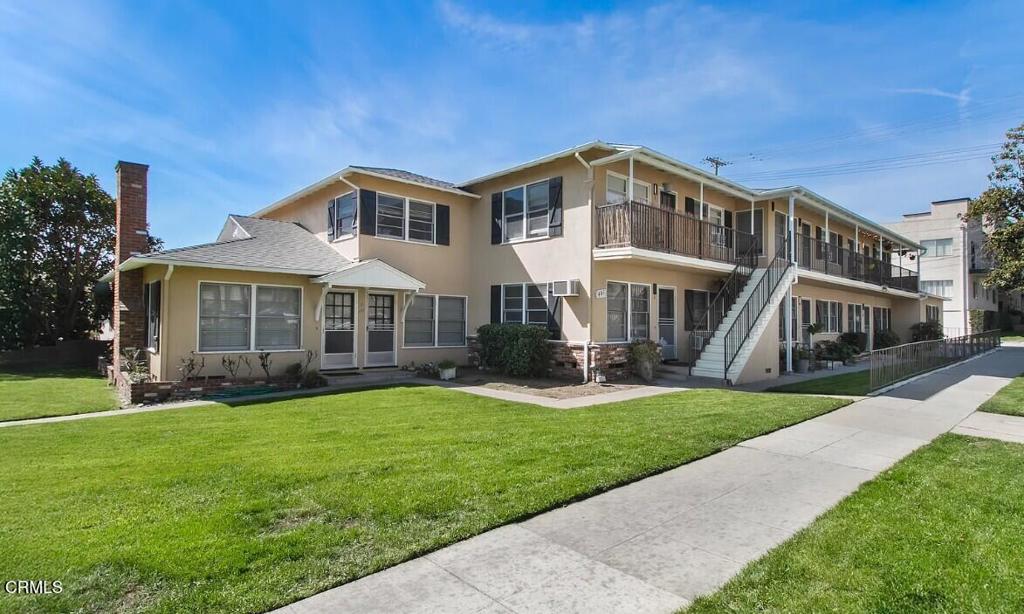 Charming Renovated 1-Bedroom Apartment in Prime Burbank Location!Welcome to 401 N. Kenneth Road, Unit B a newly renovated 1-bedroom, 1-bathroom apartment that offers the perfect mix of modern comfort and classic Burbank charm. Tucked away in a quiet residential neighborhood, this unit provides both privacy and convenience, just minutes from the heart of Downtown Burbank.Interior Features:Recessed Lighting Bright, clean ambiance throughout the spaceUpgraded Kitchen Sleek countertops, modern appliances, and ample cabinet spaceSpacious Layout Thoughtfully designed with a cozy dining nook and comfortable living area. Near Downtown Burbank Enjoy quick access to shopping, dining, and entertainmentContact us today to schedule a private tour!