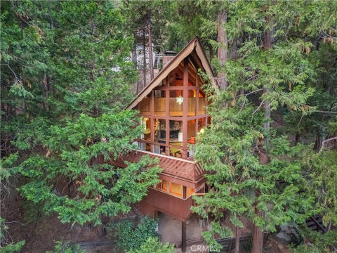 Photo of 24379 Bernard Dr, Crestline, CA 92325 (MLS # IG26209619)