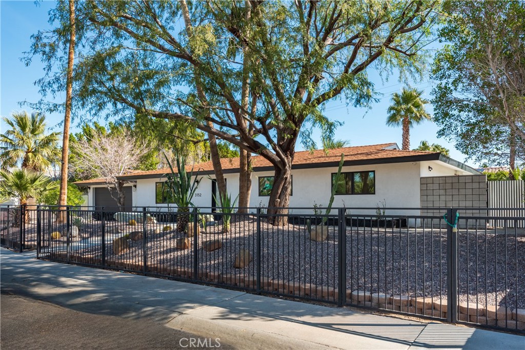 3152 N Starr