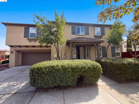 Photo of 2491 Chuck Hammond Dr DR, Fairfield, CA 94533 (MLS # 41149402)