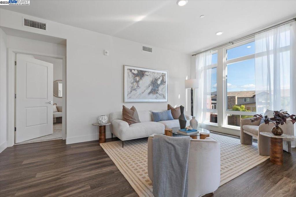 5925 Charlotte Dr 334