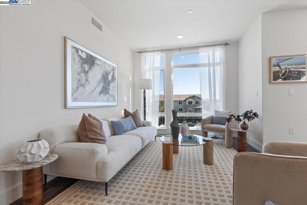 5925 Charlotte Dr 334