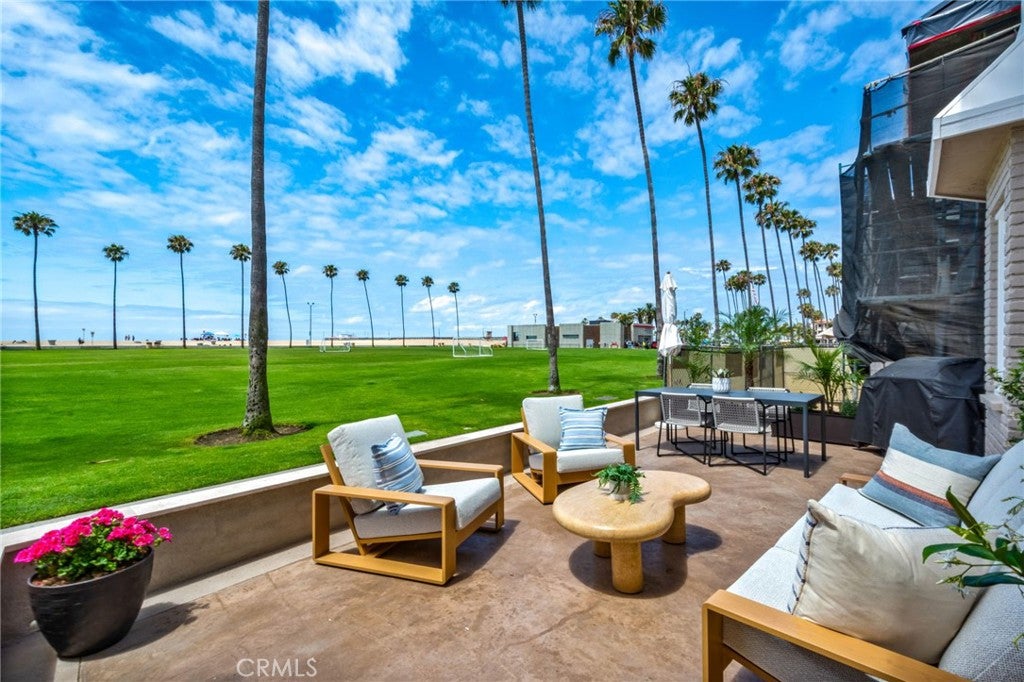 920 E Oceanfront