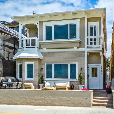 Photo of 920 E Oceanfront, Newport Beach, CA 92661 (MLS # NP26114901)