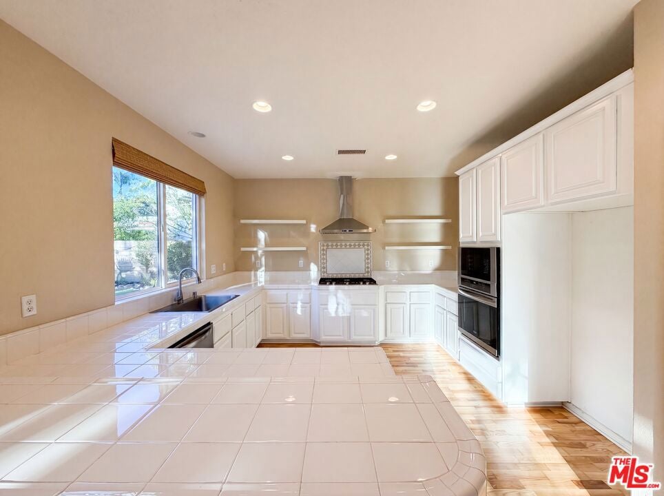 22017 Sunrise View Place