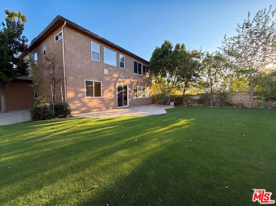 22017 Sunrise View Place