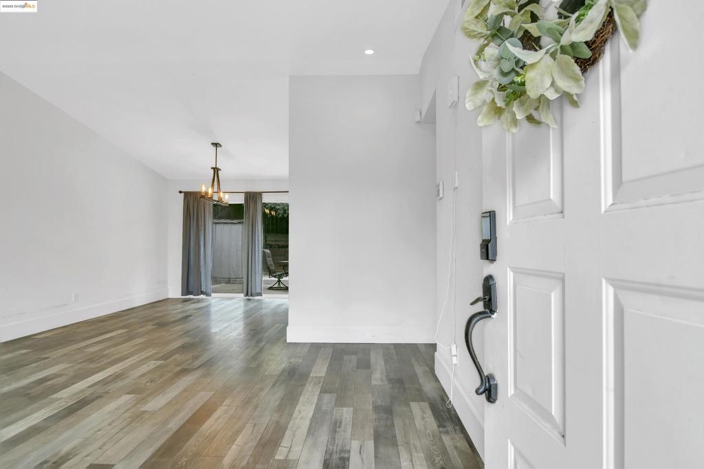 OAKLEY - Residential