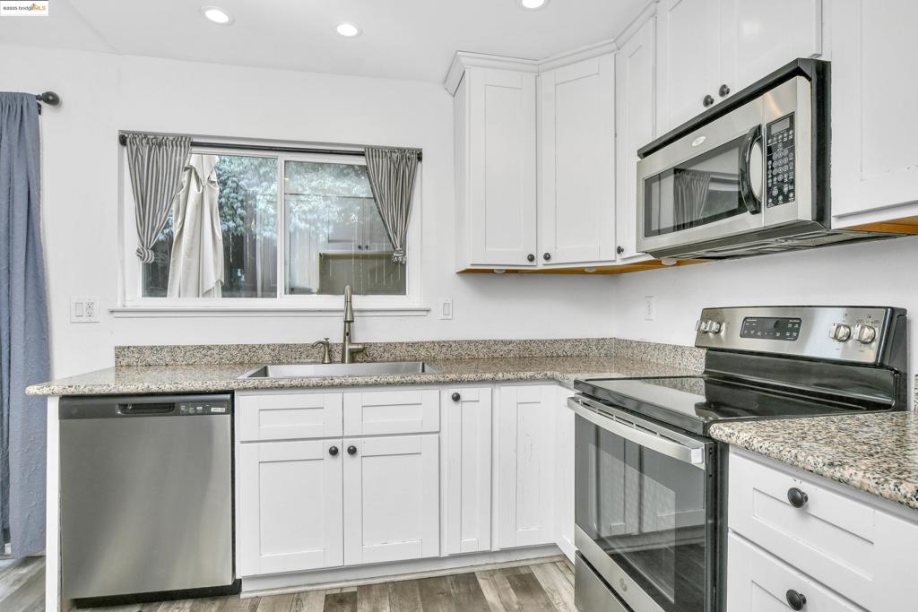 OAKLEY - Residential