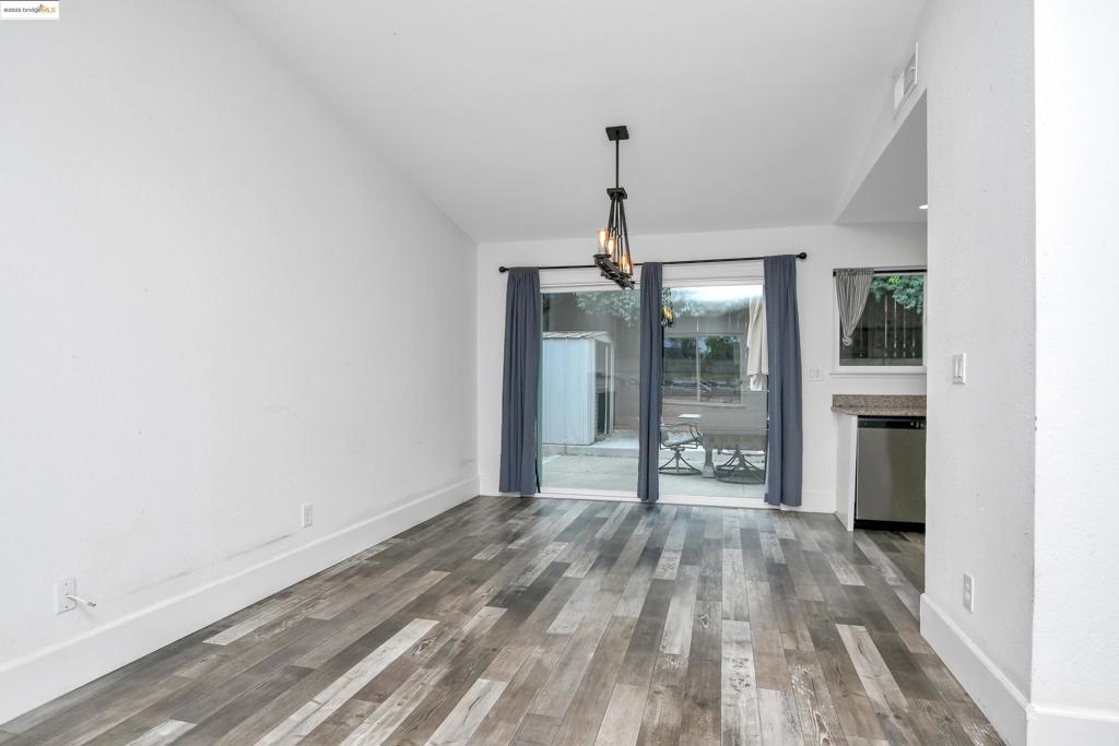 OAKLEY - Residential